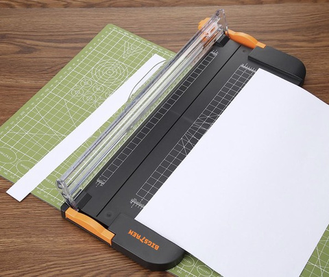 Paper guillotine - trimmer