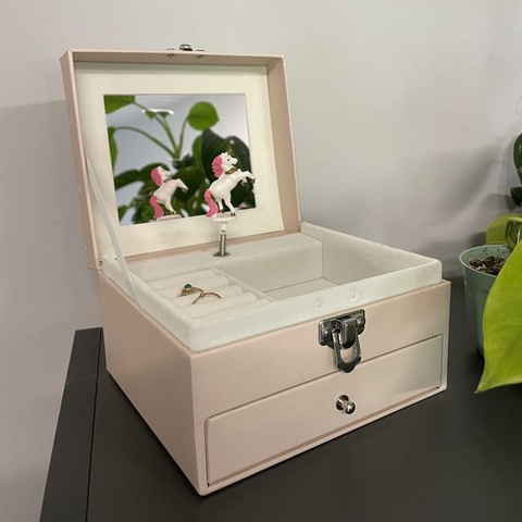 Jewelry box/case with music box 22903