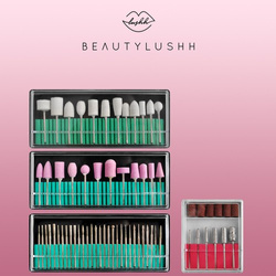 Set of accessories for a milling machine 