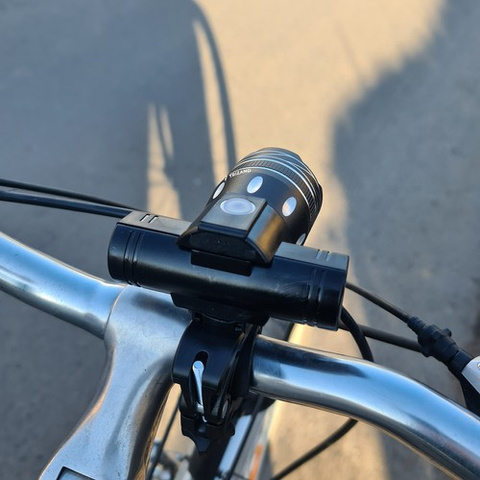 Feu vélo USB T6 + feu arrière 23681