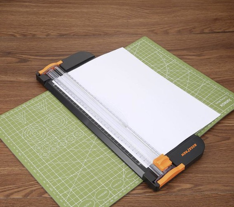 Paper guillotine - trimmer