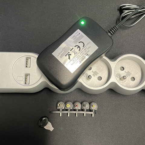 Izoxis 24262 universal power supply