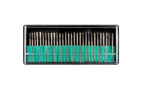 Ein Satz Zubehör für eine Fräsmaschine