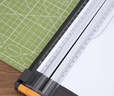 Paper guillotine - trimmer