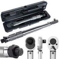 Многофункциональный ключ с трещоткой.