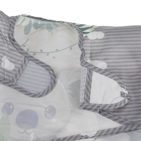 Kruzzel 22255 bib/apron with sleeves