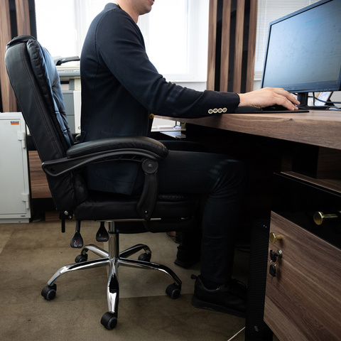 Office chair with footrest - black Malatec 26195