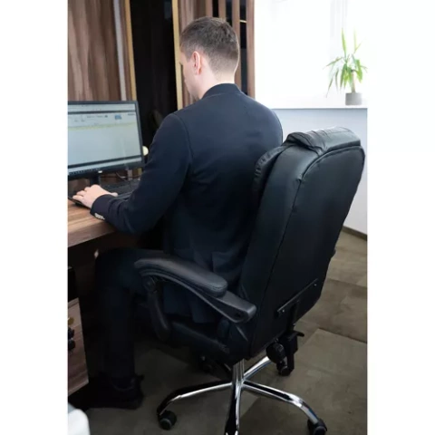 Office chair with footrest - black Malatec 23286