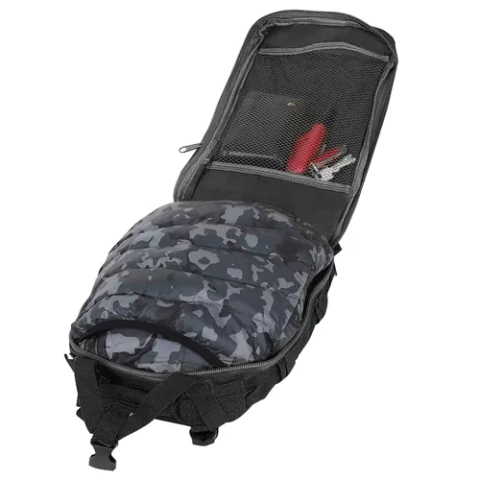 Kleiner schwarzer Militärrucksack