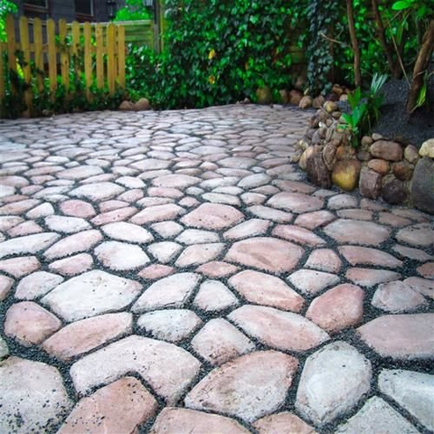 Paving form