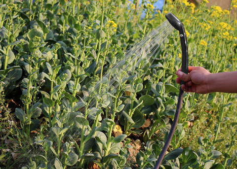 Přenosná kempingová sprcha