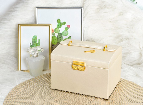 Coffret à bijoux beige