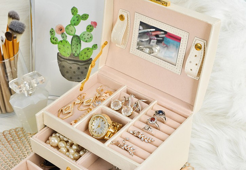 Jewelry box/case - beige