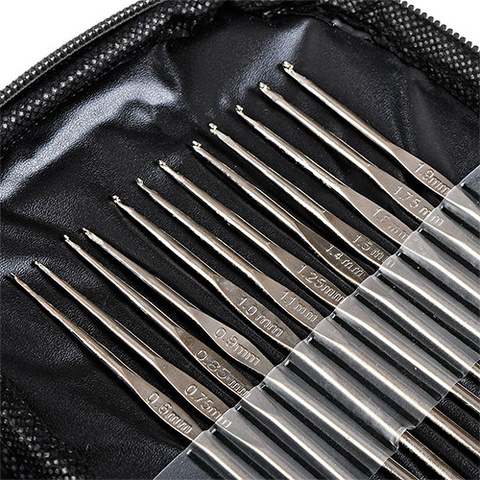 Set of 50 crochet hooks