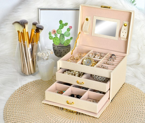 Coffret à bijoux beige