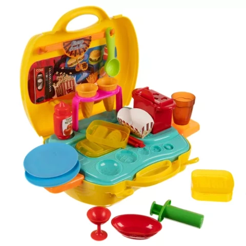 Plastikmasse in einem Kruzzel 23202 Koffer