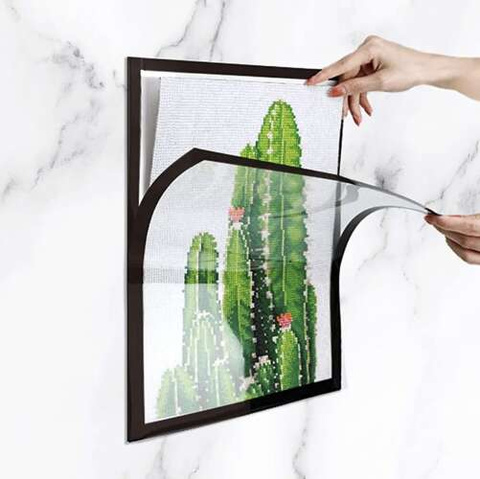 MAGNETIC FRAME PERFECTLY FITTED FOR DIAMOND PAINTING IN SIZE 30 x 40 cm