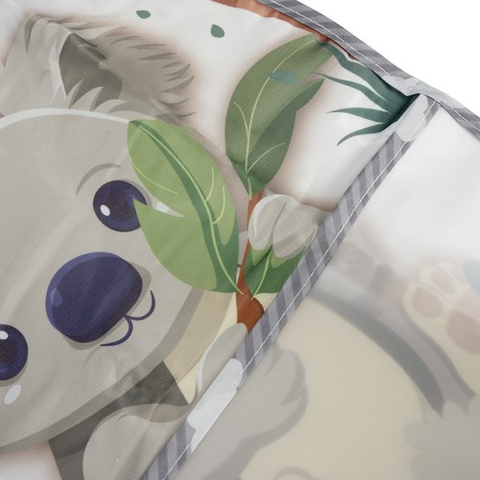 Kruzzel 22255 bib/apron with sleeves