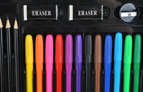 Painting set 81 pcs in a case