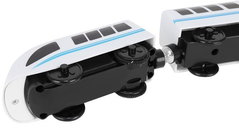 Holzeisenbahn - batteriebetriebener Zug