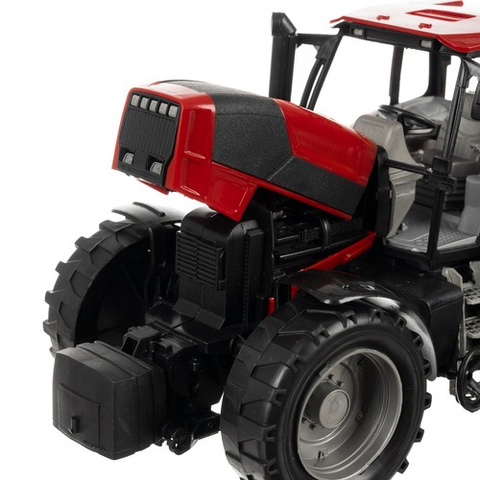 Zemědělský traktor s přívěsem 24711