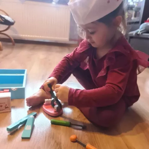 Little Doctor's Set - Wooden Kruzzel 19869