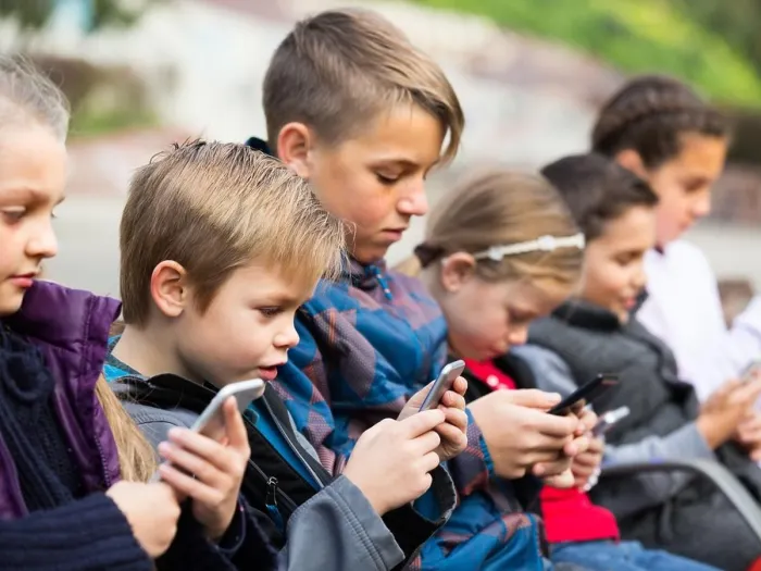 Swap your smartphone for the sun - 3 toys that will get kids outdoors